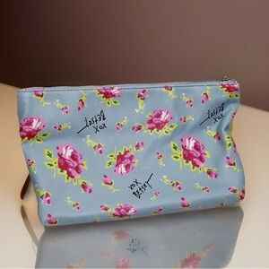 Betsey Johnson Floral Cosmetic Pouch Makeup Bag Zip Case – Blue